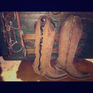 Liberty Black Tall Fringe and Conchs